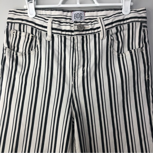 BDG Sz 28 High-Waist Kick Flare Cropped Striped Jeans - Picture 5 of 11